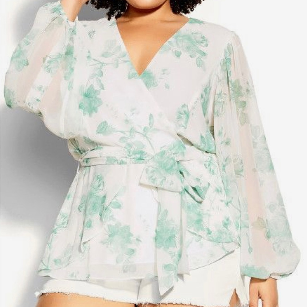 CITY CHIC — Rosie Top - mint — 18/M — NWT